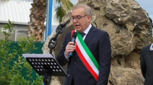 San Benedetto del Tronto, la giunta Spazzafumo cade: 15 consiglieri si dimettono dal notaio