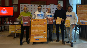 Avis Pesaro porta in Piazza del Popolo il messaggio della donazione per tutto il periodo natalizio
