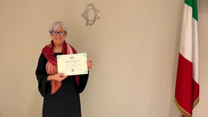 Il Premio "Donna Sapiens" a Rosina Alessandri per l'impegno contro la violenza di genere