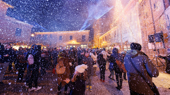 A Mombaroccio torna l’incanto del Natale: dal 6 all’8 dicembre tre giorni tra mercatini, scenografie e magia