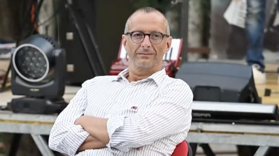 Ricci sul caro voli: "Rincari fino al 900%, il ministro Salvini intervenga al posto di pensare ad altre cose"