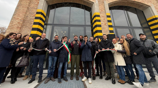 Pesaro inaugura la nuova Velostazione: l'ex officina locomotive diventa un nodo strategico per la mobilità