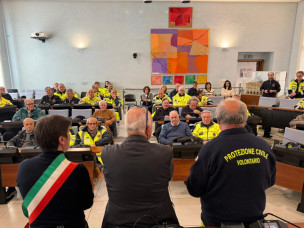Pesaro celebra i volontari della Protezione Civile: consegnati gli attestati ai membri con oltre 15 anni di servizio