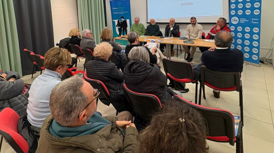 Inclusione digitale per gli anziani: a Sant'Ippolito il primo incontro di "Senior e Web"