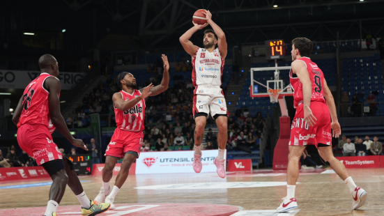 Victoria Libertas Pesaro torna alla vittoria: Cento battuta 80-66 alla Vitrifrigo Arena