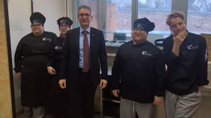 Fosso Sejore, inaugurata la pizzeria Utopia - Baldelli: “Rigenerazione di un bene comune con valore sociale”