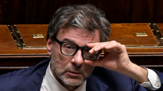 Manovra, nuovo emendamento del governo: restano Pnrr e iperammortamento, stralciate pensioni e Tfr