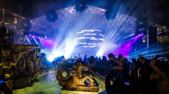 “Live in Pesaro” accende piazza del Popolo: musica, giovani e festa nel cuore della città