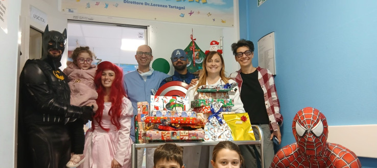 Natale di solidarietà nei reparti di Pediatria di Pesaro e Urbino
