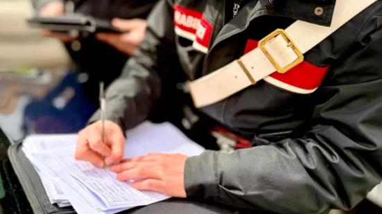 Furti con strappo in una discoteca nelle Marche: arrestate due persone