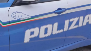 Aggressione nelle Marche, minorenne picchiato da un gruppo di giovani in pieno centro
