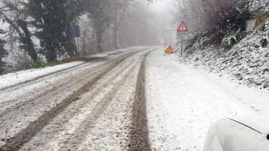 Neve a Pesaro, il sindaco Biancani: “Attenzione negli spostamenti, in corso pulizia e spargimento sale”