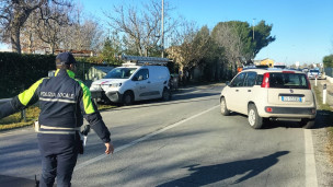 Incidenti stradali a Fano: due sinistri in mattinata senza feriti, intervento della Polizia Locale