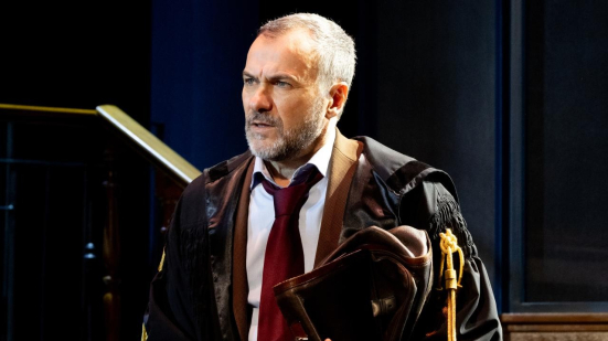 Massimiliano Gallo porta “Malinconico. Moderatamente felice” al Teatro Sperimentale di Pesaro