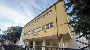 Venduta l’ex scuola Manzi di Pantano: asta aggiudicata per 1,8 milioni di euro