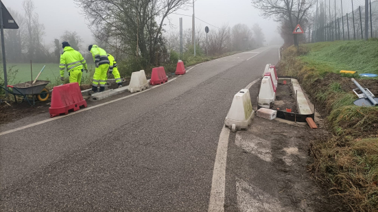 Santa Maria dell’Arzilla, al via i lavori per rendere definitiva la strettoia sulla strada dell’Arzilla