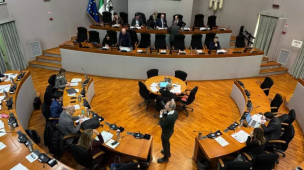 Marche, sostegno agli studenti iraniani: il Consiglio regionale approva una mozione all’unanimità