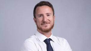 Pronto soccorso di Senigallia, 60enne costretto a terra: Romano denuncia una sanità senza dignità