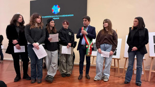 Giorno della Memoria a Pesaro: studenti protagonisti del percorso sulla Shoah con il sindaco Biancani