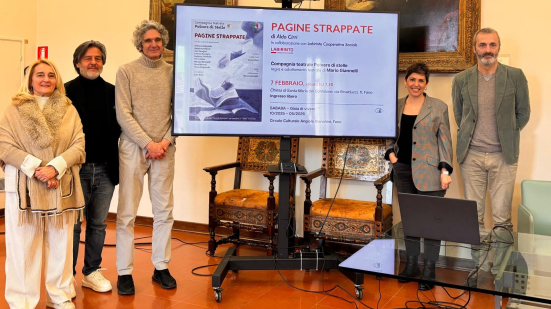 A Fano lo spettacolo “Pagine strappate” racconta l’Alzheimer tra teatro, cura e comunità