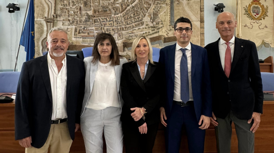 Scuola Dante Alighieri, Fratelli d’Italia interroga il Comune di Pesaro sui ritardi del cantiere