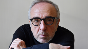 “Il berretto a sonagli” di Pirandello con Silvio Orlando in scena a Jesi e Pesaro