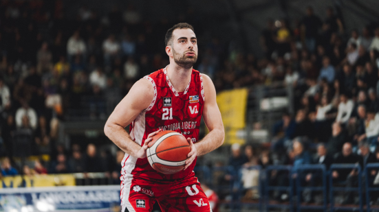 VL Pesaro cade a Scafati dopo una grande rimonta: sconfitta 84-79 ma resta in vetta alla classifica