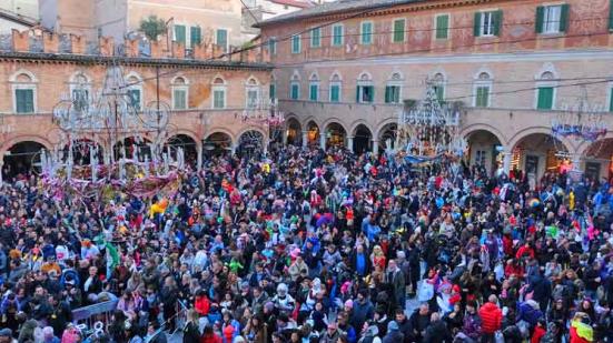 Droga pronta per lo spaccio durante il Carnevale: arrestato 42enne ad Ascoli Piceno