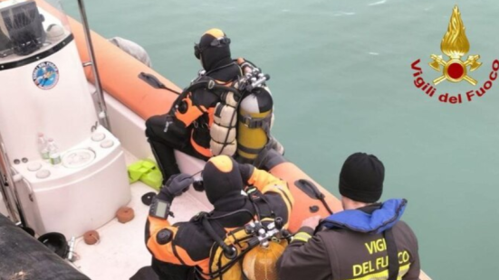 Ritrovato nel porto di Civitanova Marche il corpo del 20enne scomparso dopo l’aggressione alla madre