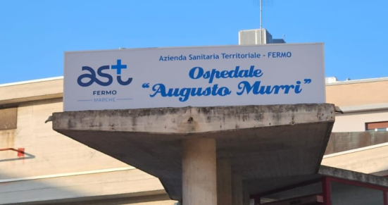 Aggredisce medico e due vigilanti all'ospedale di Fermo: paziente bloccato da infermieri e Carabinieri
