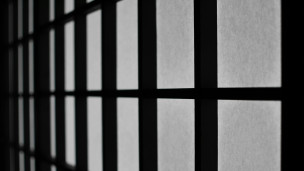 Carceri nelle Marche sovraffollate: 100 detenuti oltre la capienza, AVS chiede interventi urgenti