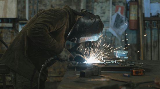 Crisi metalmeccanica nelle Marche: circa 8.000 lavoratori coinvolti tra esuberi e cassa integrazione