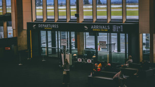 Guerra in Medio Oriente, caos nei cieli: oltre 5mila voli cancellati dopo gli attacchi tra Usa, Israele e Iran