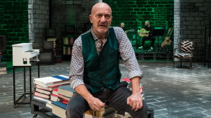 Claudio Bisio al Teatro Sperimentale di Pesaro con “La mia vita raccontata male”