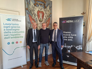 Fossombrone affida l’illuminazione pubblica a Marche Multiservizi e Hera Luce: investimento da 1,8 milioni per il rinnovo con tecnologia LED