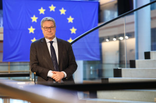 Parlamento europeo, approvata la relazione sugli ecosistemi marini: Ciccioli (FdI) “Tutela del mare senza penalizzare la pesca”