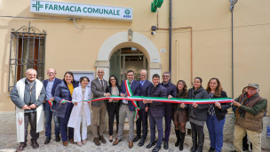 Cartoceto inaugura la nuova farmacia comunale nel centro storico