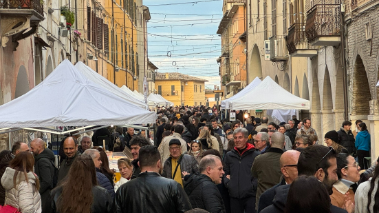 Fossombrone, Festival del Tartufo Bianchetto 2026: boom di pubblico e programma del secondo weekend