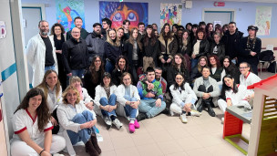 Giornata Autismo, l’Ospedale di Fano si trasforma con le opere degli studenti: arte e inclusione in Neuropsichiatria Infantile