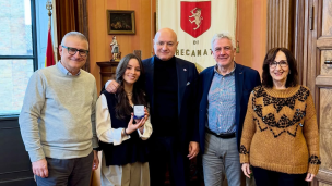 Studentessa salva una donna a Milano: Recanati premia Elena Grassi con una medaglia