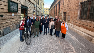 Pesaro, riapre via Cavour: conclusi i lavori al porfido, martedì torna il traffico