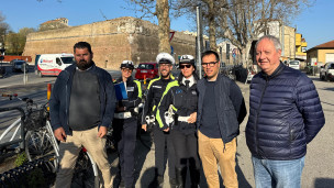 Fano, rimozione biciclette abbandonate: intervento dalla stazione per decoro e sicurezza urbana