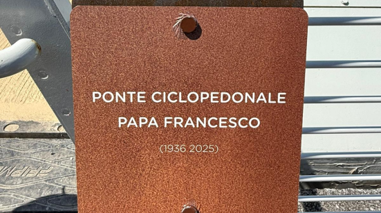 Pesaro intitola a Papa Francesco il ponte ciclopedonale sul Foglia