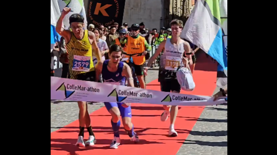 Fano, una ColleMarathon con finale nella storia, gesto di fair play: Davide Seri aiuta l’avversario a vincere