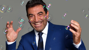 Fano, Max Giusti in scena con “Bollicine” al Teatro della Fortuna