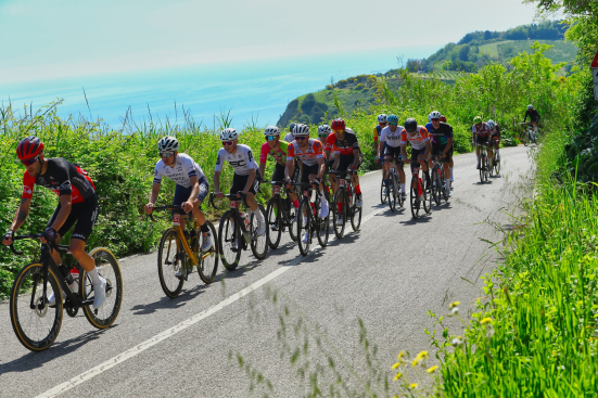Granfondo Squali 2026, modifiche alla viabilità a Pesaro per il passaggio della gara ciclistica del 17 maggio