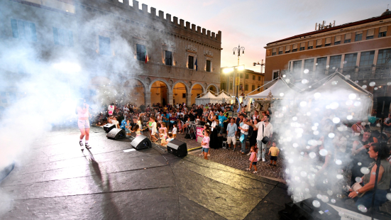 Pesaro, pubblicato il bando sponsor per la Mezzanotte Bianca dei Bambini: candidature fino al 3 giugno