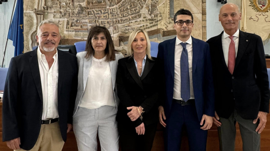 Farmacie comunali a Pesaro, Fratelli d’Italia attacca Aspes: “Soldi pubblici per un locale chiuso da anni”