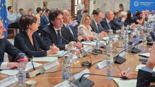 Electrolux, Regione boccia il piano: “Inaccettabile la chiusura dello stabilimento di Cerreto d’Esi”