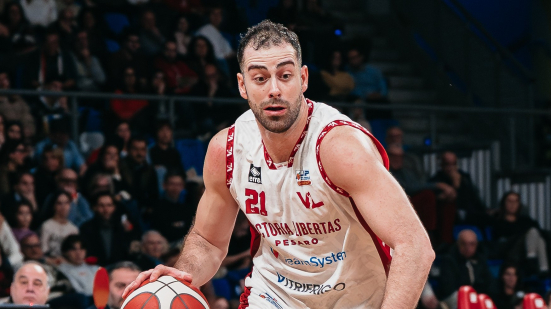 Lorenzo Bucarelli lascia la VL Pesaro: ufficiale l’addio del capitano biancorosso
